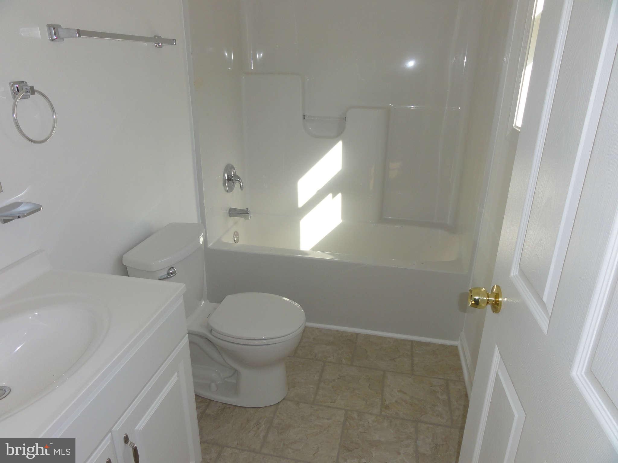 211 Bell Road Harpers Ferry, WV 25425 - Photo 11 of 17 Bath