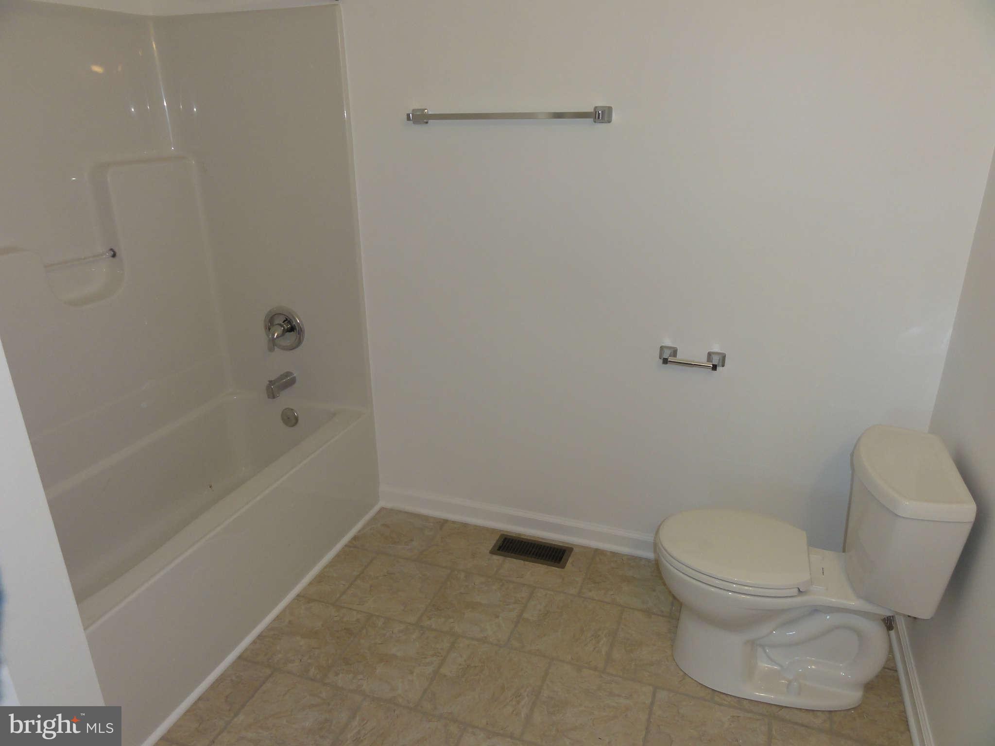 211 Bell Road Harpers Ferry, WV 25425 - Photo 12 of 17 Bath