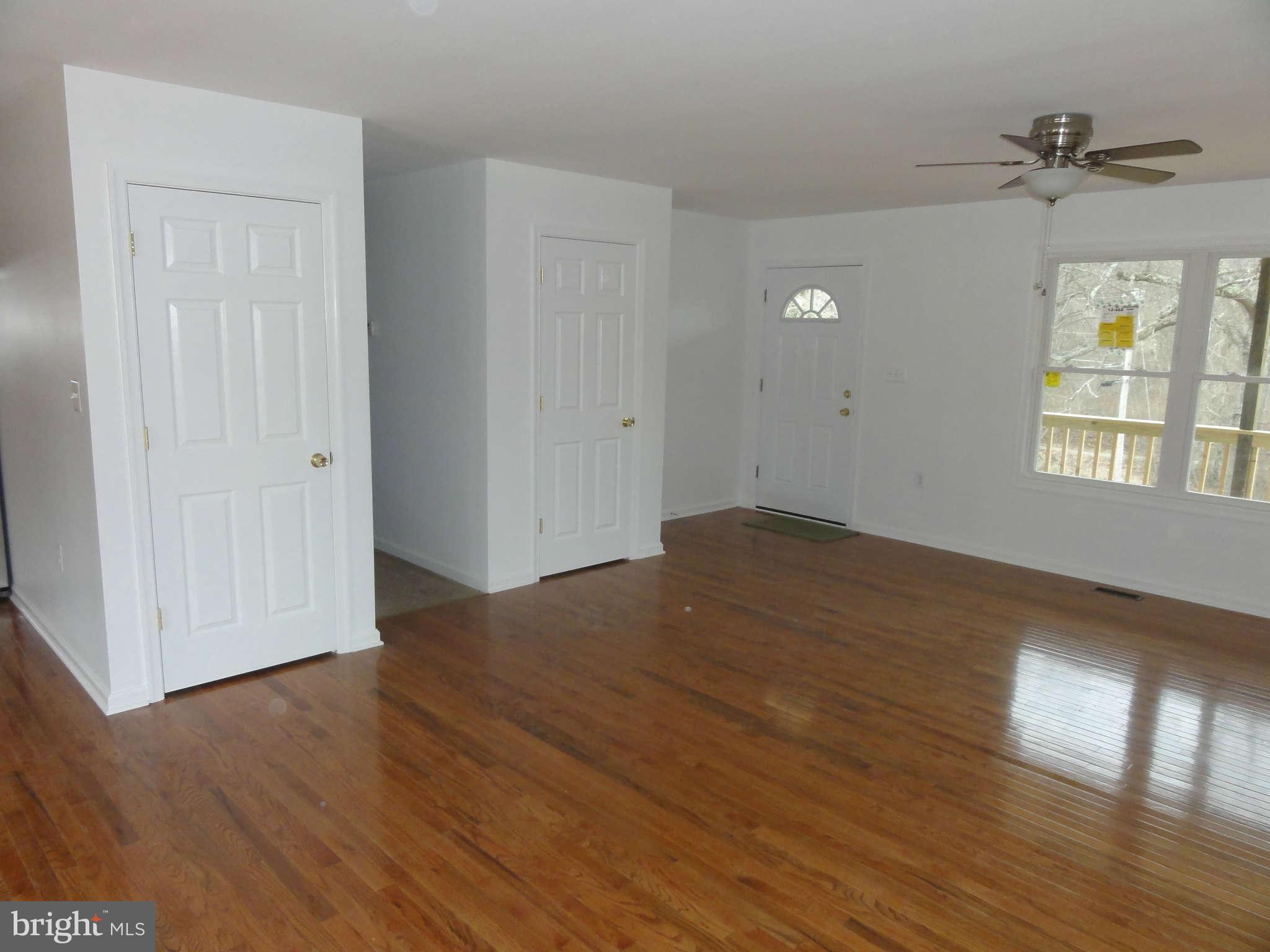 211 Bell Road Harpers Ferry, WV 25425 - Photo 6 of 17 Family Room