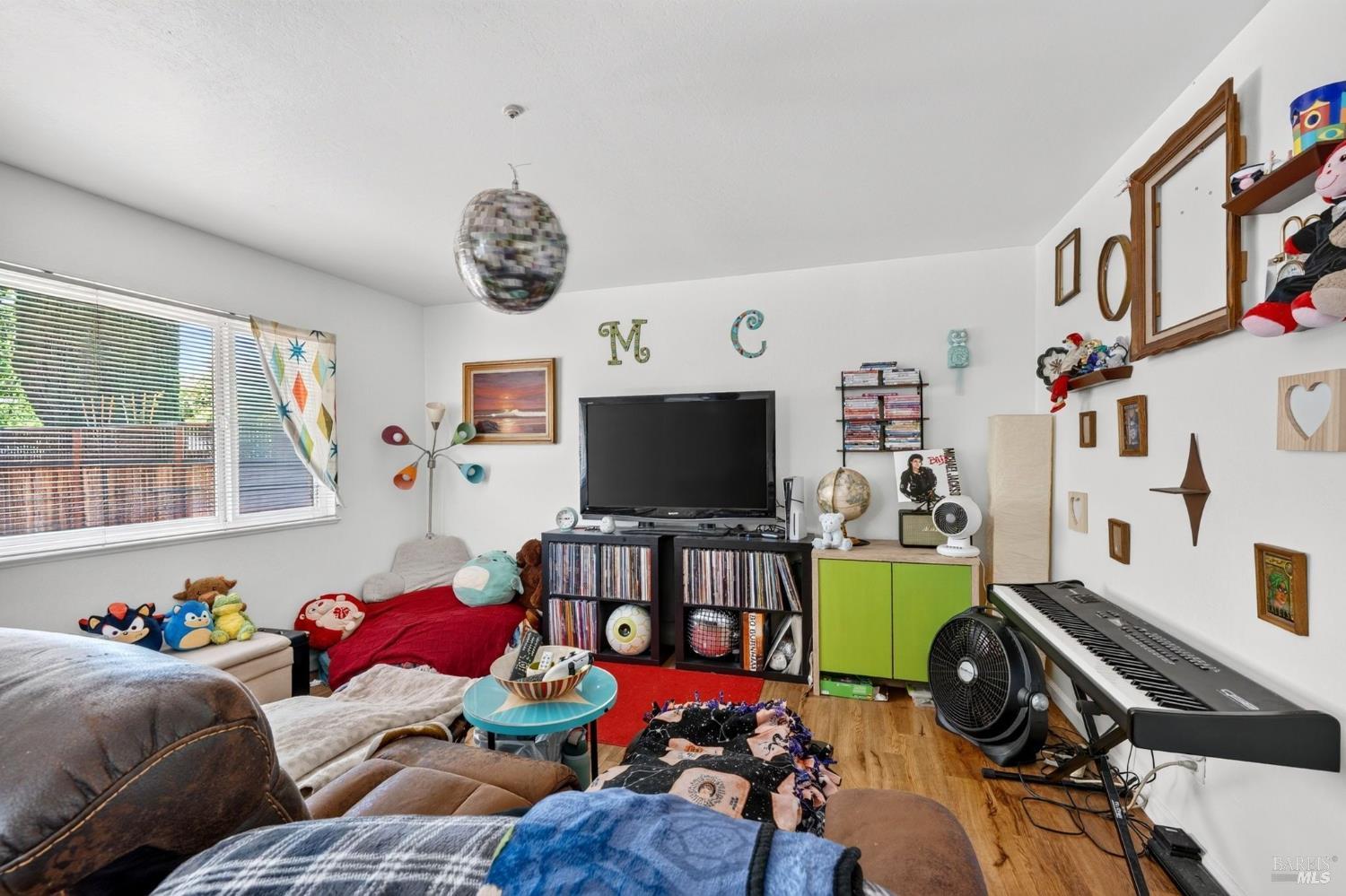 406 Klute Street Santa Rosa, CA 95401 - Photo 7 of 34