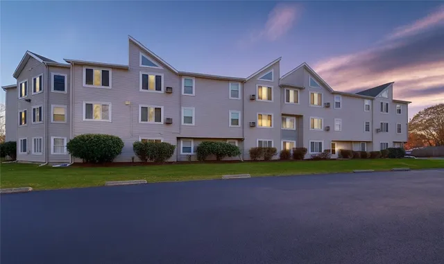 $242,900 | 200 Woodlawn Avenue, Unit 103, North Providence, RI 02904