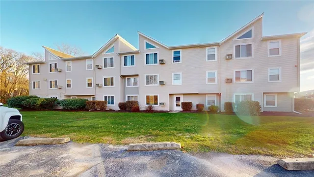 $242,900 | 200 Woodlawn Avenue, Unit 103, North Providence, RI 02904