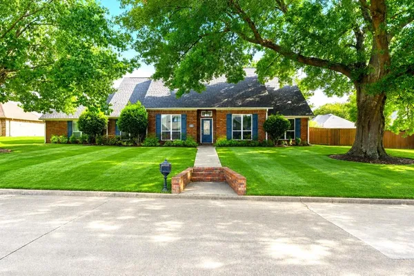 $545,000 | 216 Turnberry Circle, Mount Pleasant, TX 75455