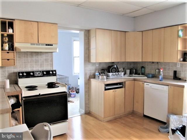 724 South Camp Meade Road Linthicum, MD 21090 - Photo 5 of 31 2nd floor eat-in kitchen