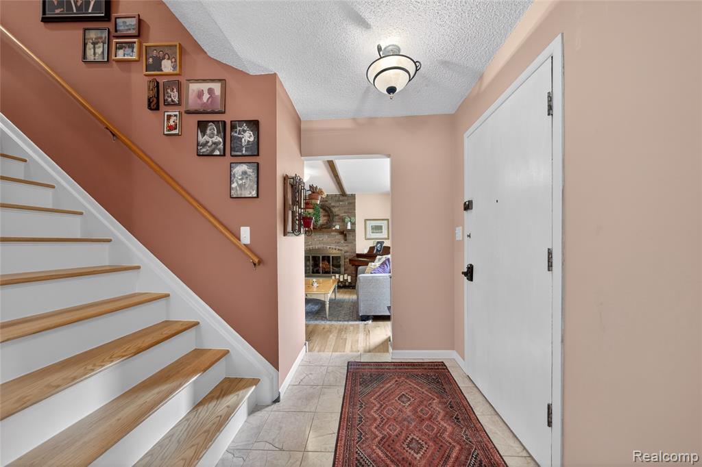 3560 Beach Road Troy, MI 48084 - Photo 6 of 34