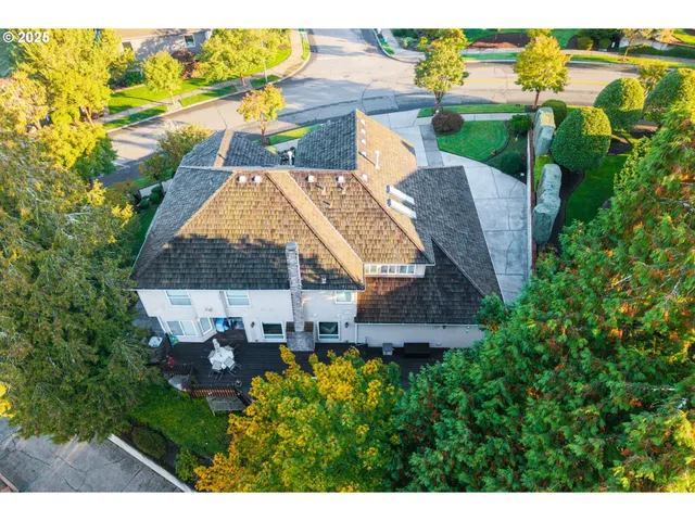 a picture of a bench in a bathroom