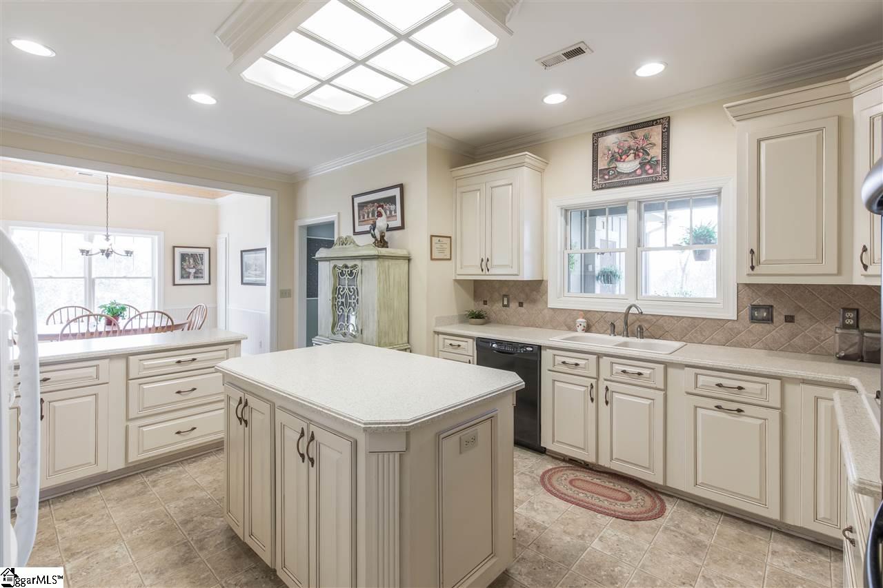109 Southkee Road Travelers Rest, SC 29690 - Photo 11 of 35