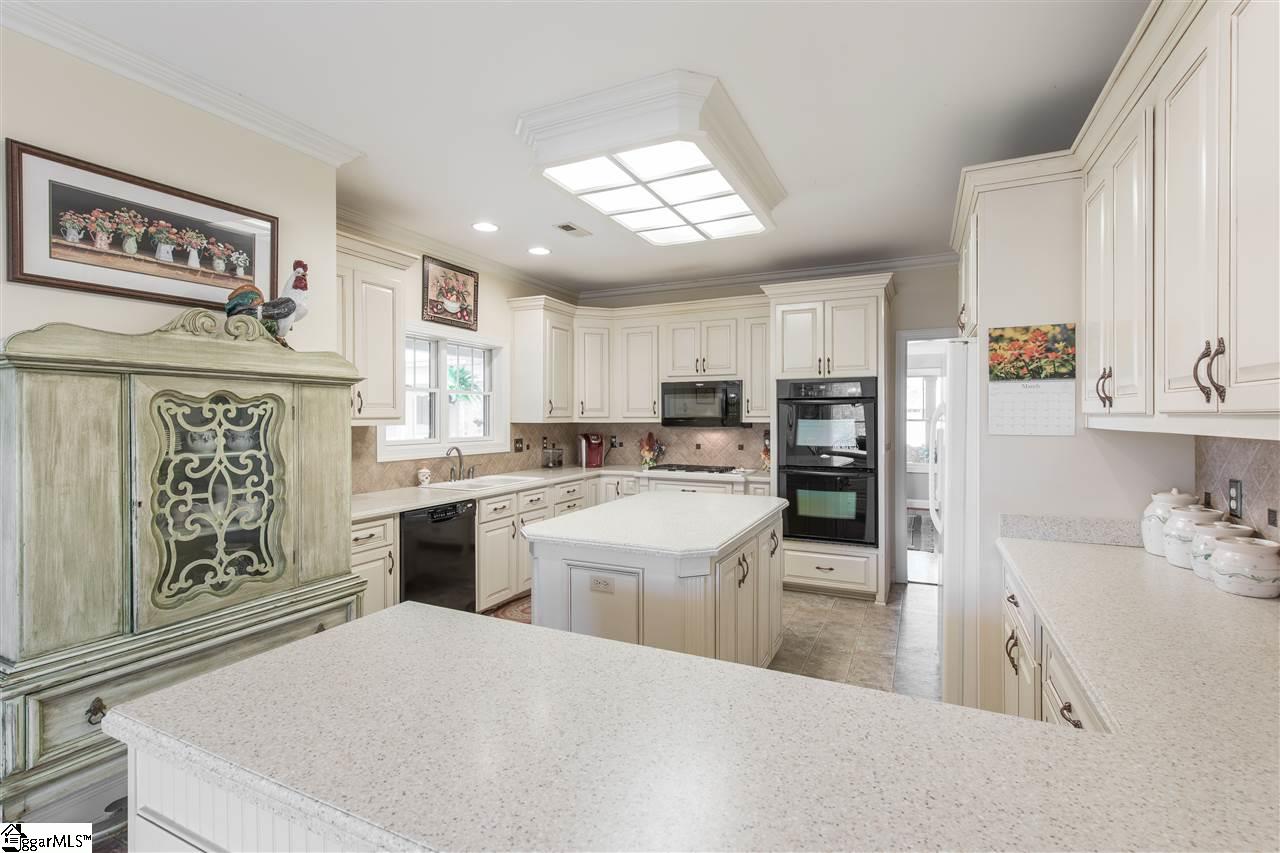 109 Southkee Road Travelers Rest, SC 29690 - Photo 12 of 35
