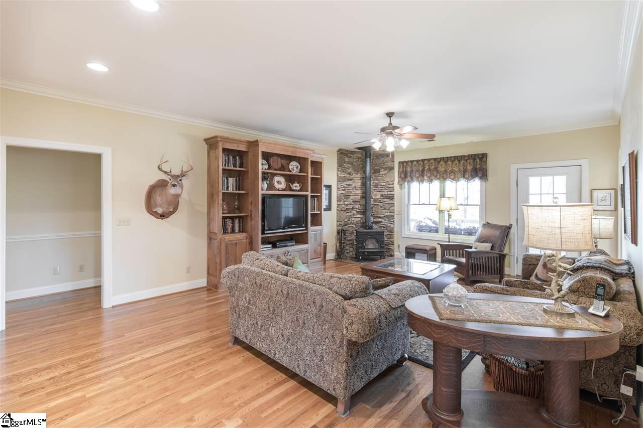 109 Southkee Road Travelers Rest, SC 29690 - Photo 8 of 35