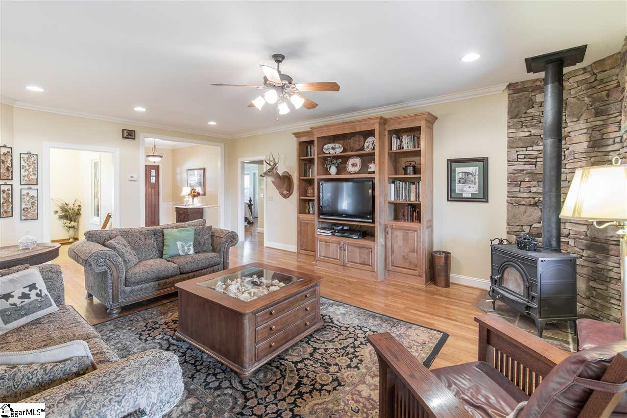109 Southkee Road Travelers Rest, SC 29690 - Photo 9 of 35
