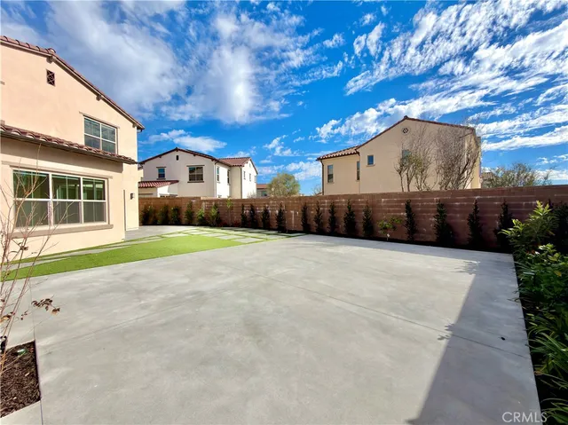 $6,000 | 128 Rimstone, Irvine, CA 92618