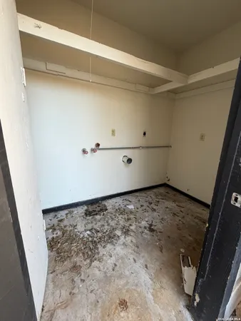 a view of utility room