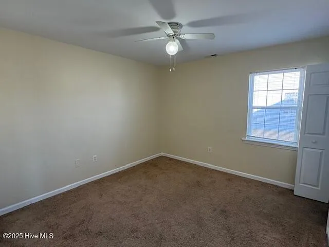 $284,500 | 301 Courtyard East, Unit 301, Beaufort, NC 28516