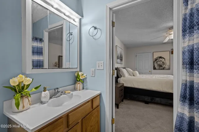 $284,500 | 301 Courtyard East, Unit 301, Beaufort, NC 28516