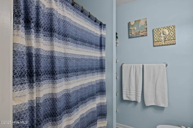 $284,500 | 301 Courtyard East, Unit 301, Beaufort, NC 28516