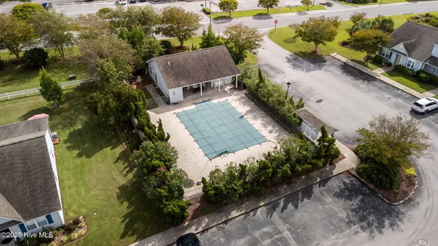 $284,500 | 301 Courtyard East, Unit 301, Beaufort, NC 28516