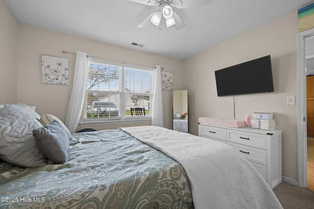 $284,500 | 301 Courtyard East, Unit 301, Beaufort, NC 28516