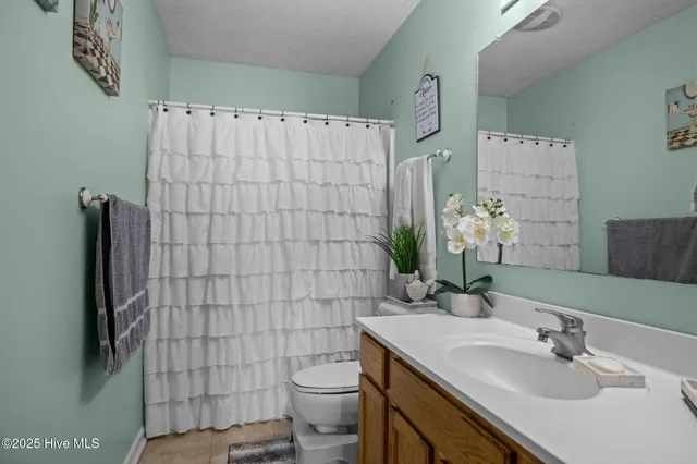 $284,500 | 301 Courtyard East, Unit 301, Beaufort, NC 28516