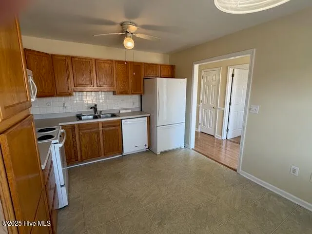 $284,500 | 301 Courtyard East, Unit 301, Beaufort, NC 28516