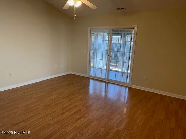 $284,500 | 301 Courtyard East, Unit 301, Beaufort, NC 28516