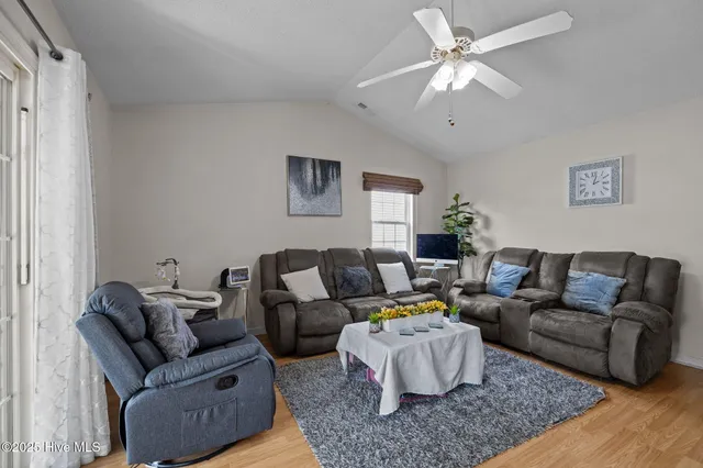 $284,500 | 301 Courtyard East, Unit 301, Beaufort, NC 28516