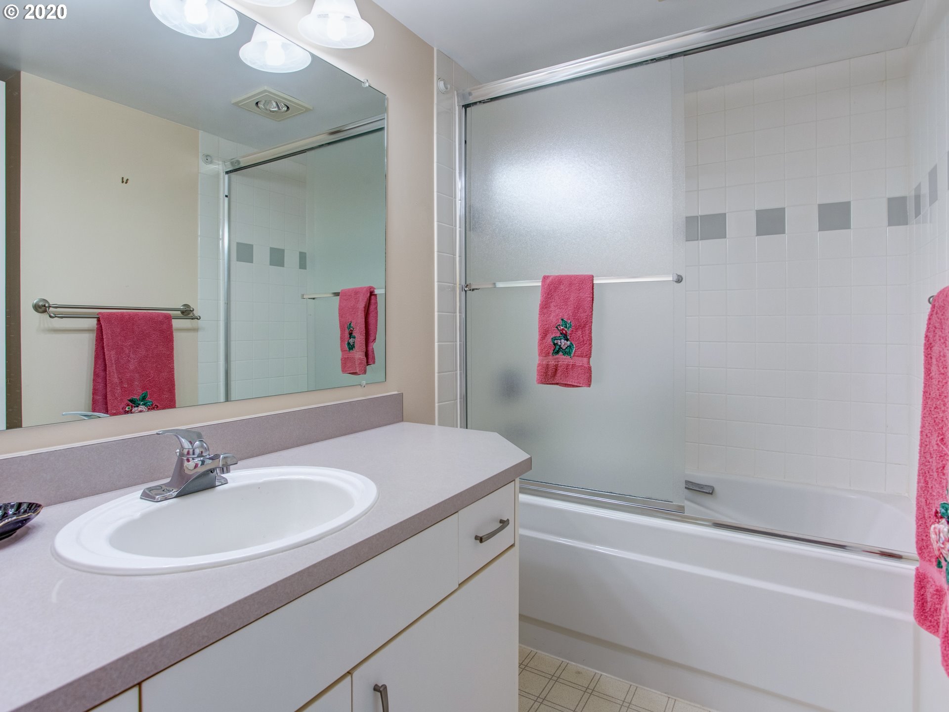 6645 West Burnside Road, Unit 540 Portland, OR 97225 - Photo 13 of 32 Gallery Image 13