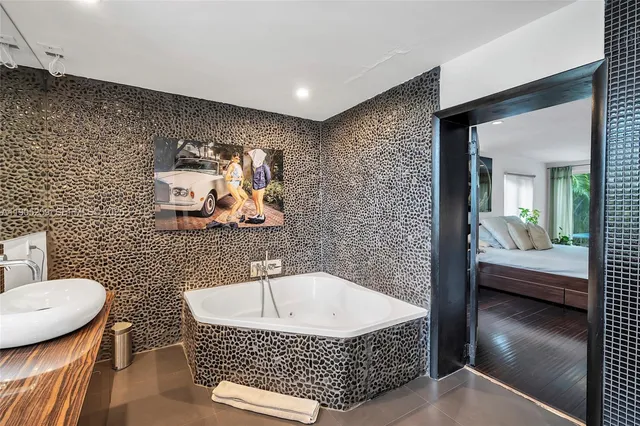 $1,795,000 | 1368 Normandy Drive, Miami Beach, FL 33141