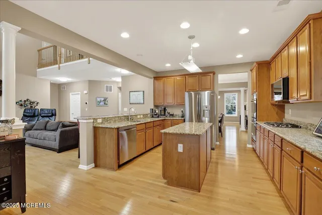 $1,050,000 | 40 Mulberry Drive, Manalapan, NJ 07726