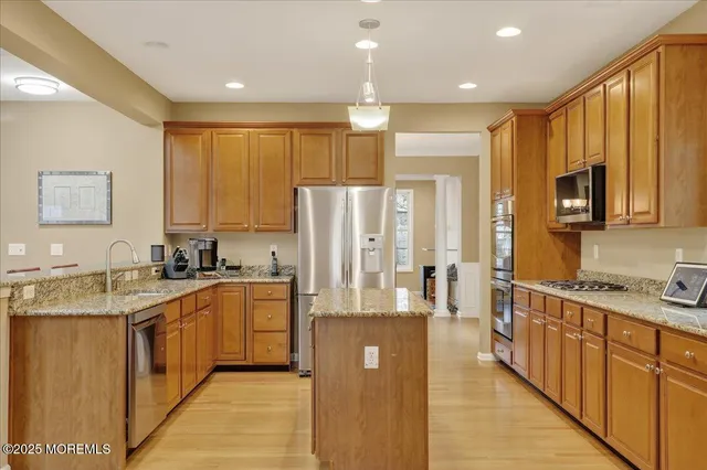 $1,050,000 | 40 Mulberry Drive, Manalapan, NJ 07726