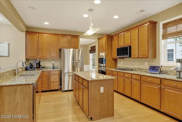 $1,050,000 | 40 Mulberry Drive, Manalapan, NJ 07726