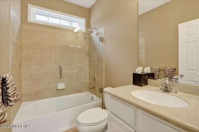 $1,050,000 | 40 Mulberry Drive, Manalapan, NJ 07726