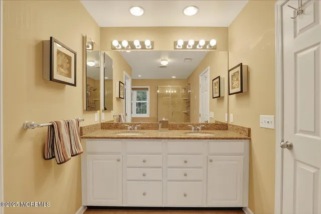 $1,050,000 | 40 Mulberry Drive, Manalapan, NJ 07726