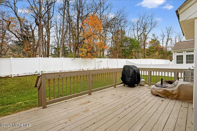 $1,050,000 | 40 Mulberry Drive, Manalapan, NJ 07726