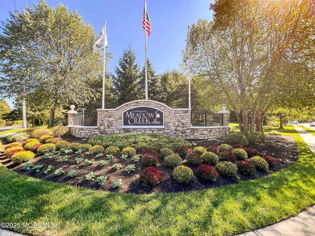 $1,050,000 | 40 Mulberry Drive, Manalapan, NJ 07726