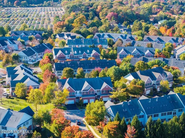 $1,050,000 | 40 Mulberry Drive, Manalapan, NJ 07726