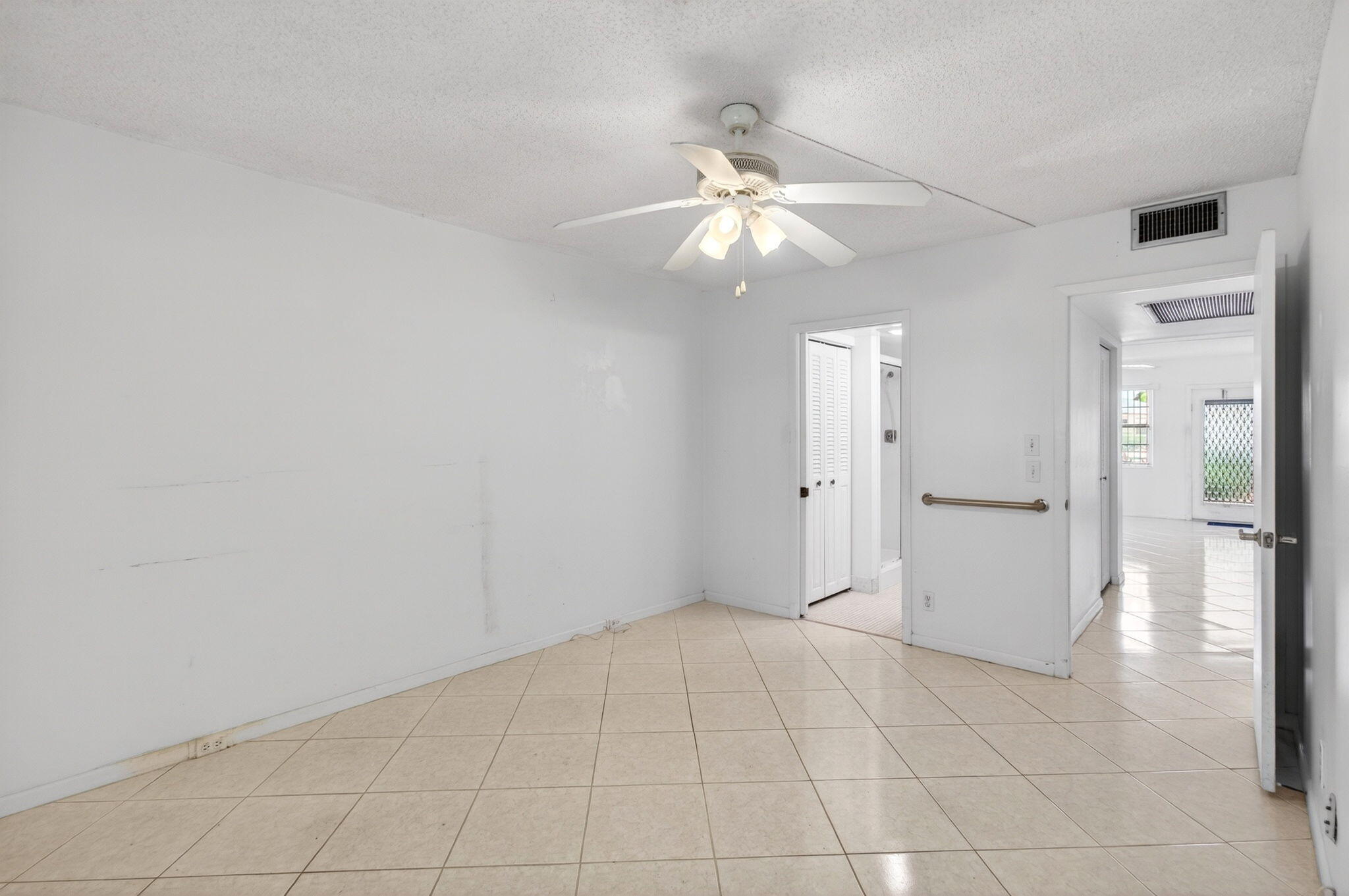 1009 Hythe A Boca Raton, FL 33434 - Photo 25 of 79 20-web-or-mls-DSC_3844