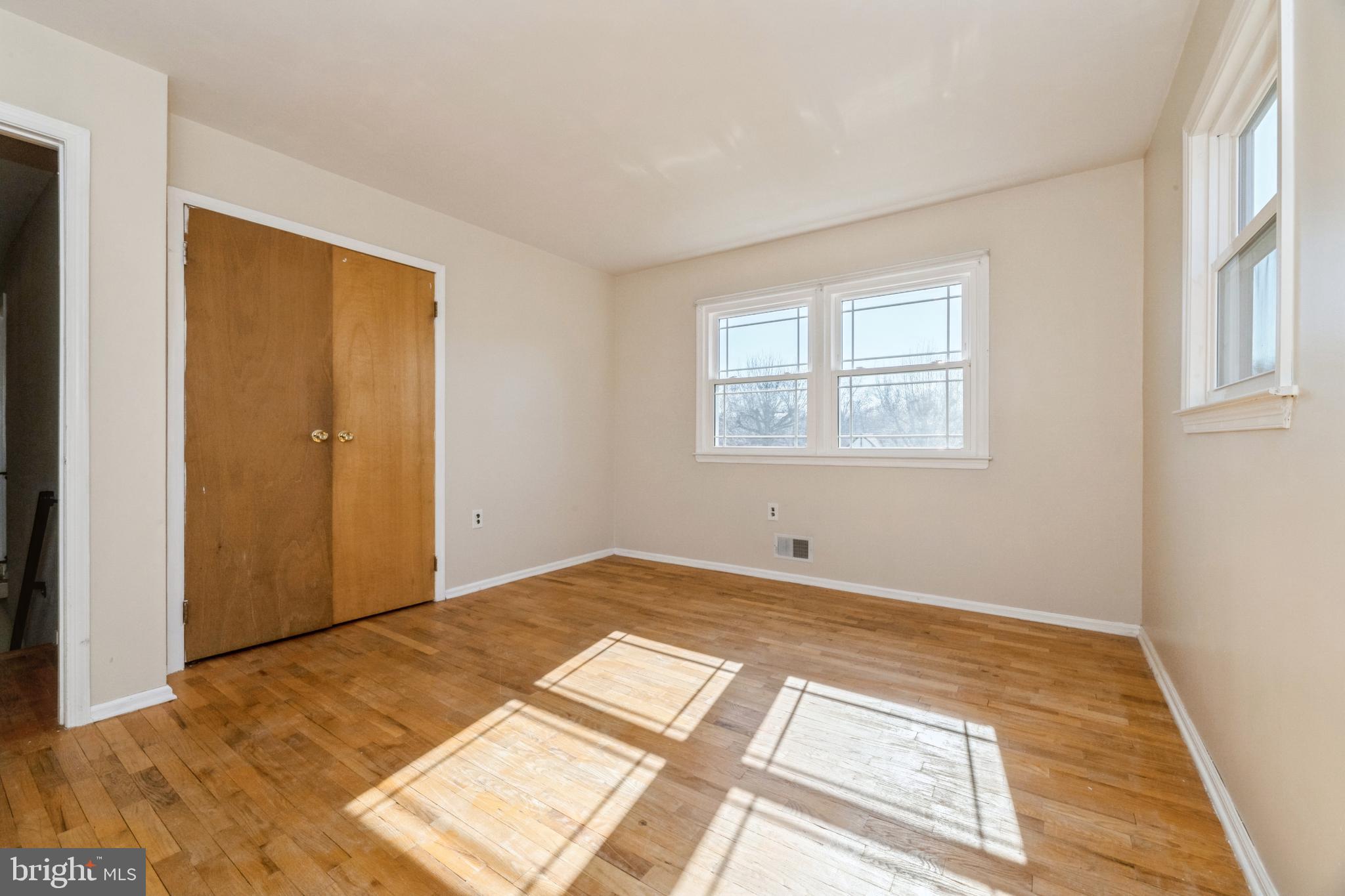 40 Willis Drive Ewing, NJ 08628 - Photo 28 of 39 Bedroom 3 also facing front