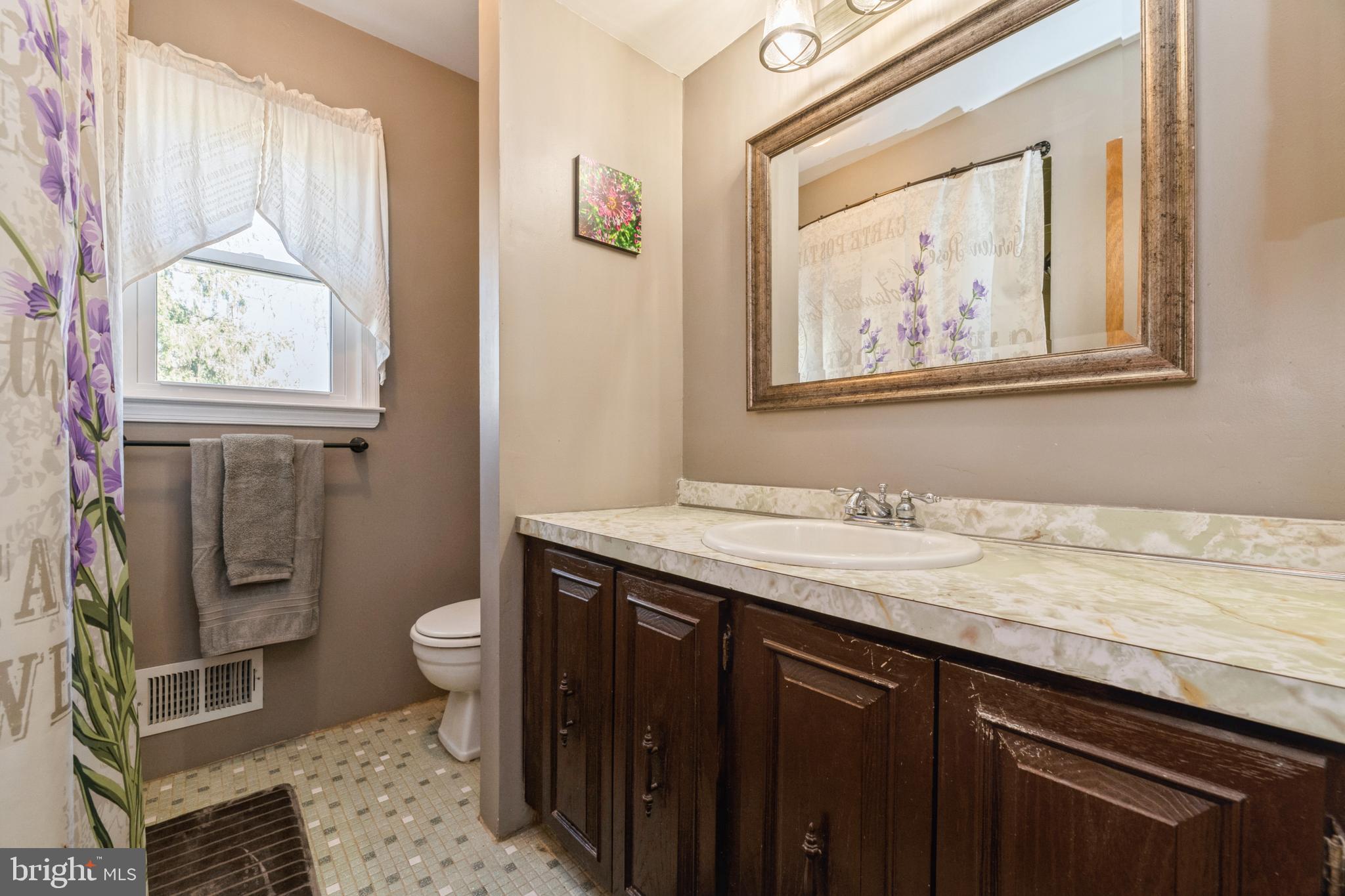 40 Willis Drive Ewing, NJ 08628 - Photo 30 of 39 Hall Bathroom with tub shower