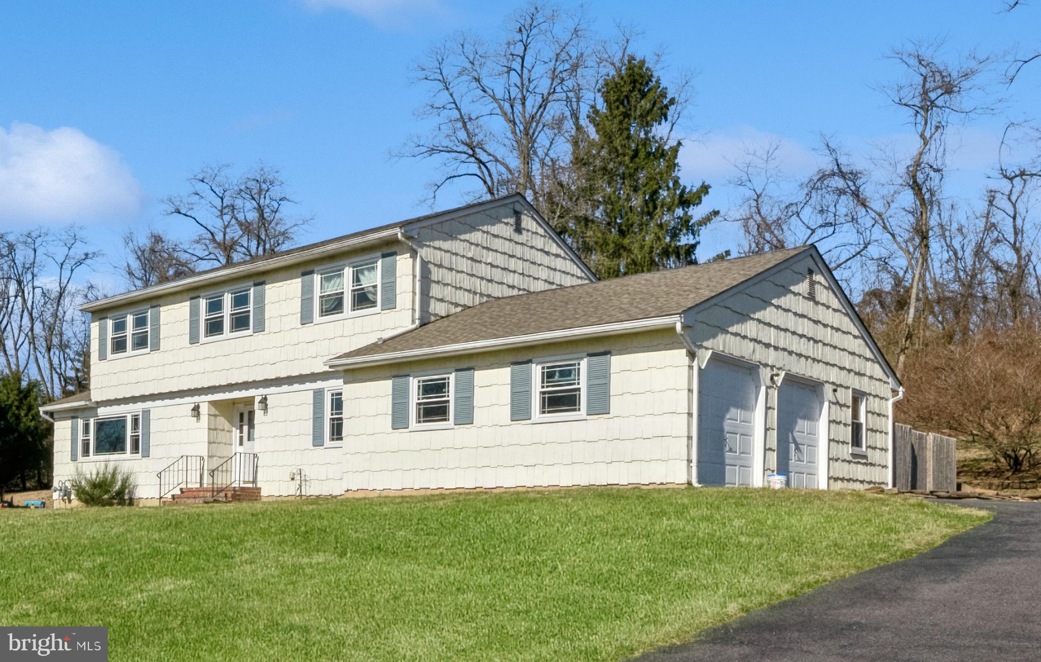 40 Willis Drive Ewing, NJ 08628 - Photo 32 of 39 Double garage - side access