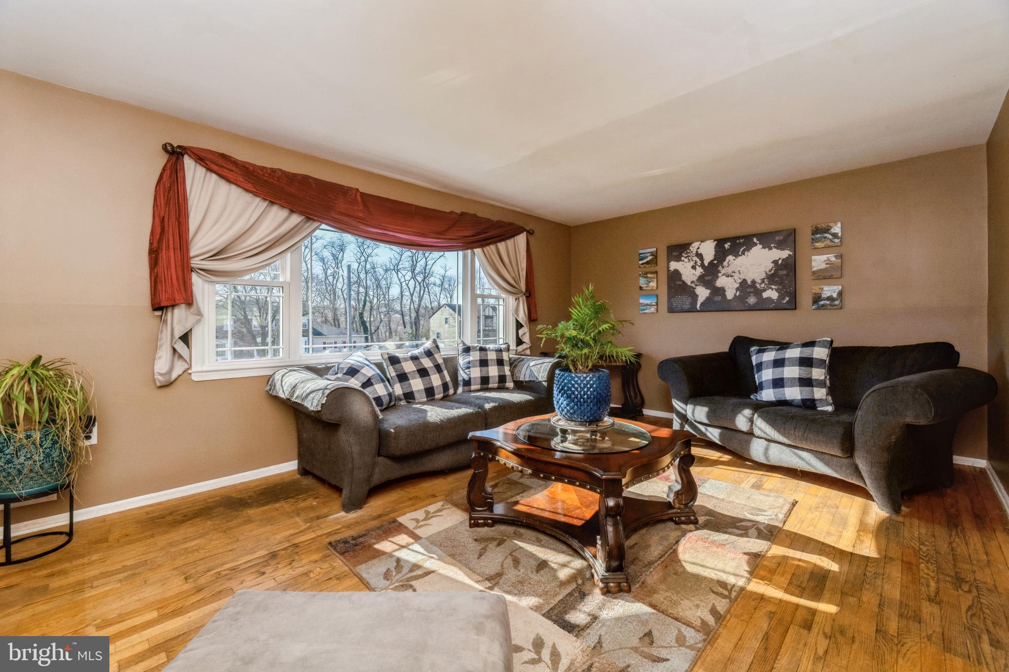 40 Willis Drive Ewing, NJ 08628 - Photo 4 of 39 New EnergyStar doublepaned windows throughout home