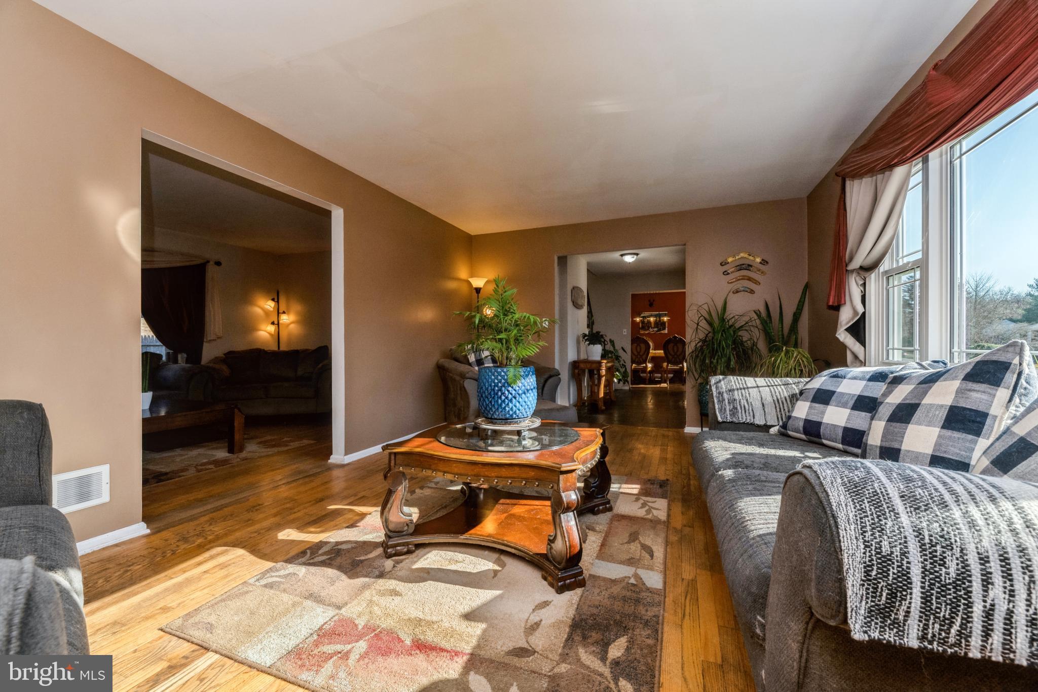 40 Willis Drive Ewing, NJ 08628 - Photo 6 of 39 Large windows let light dominate