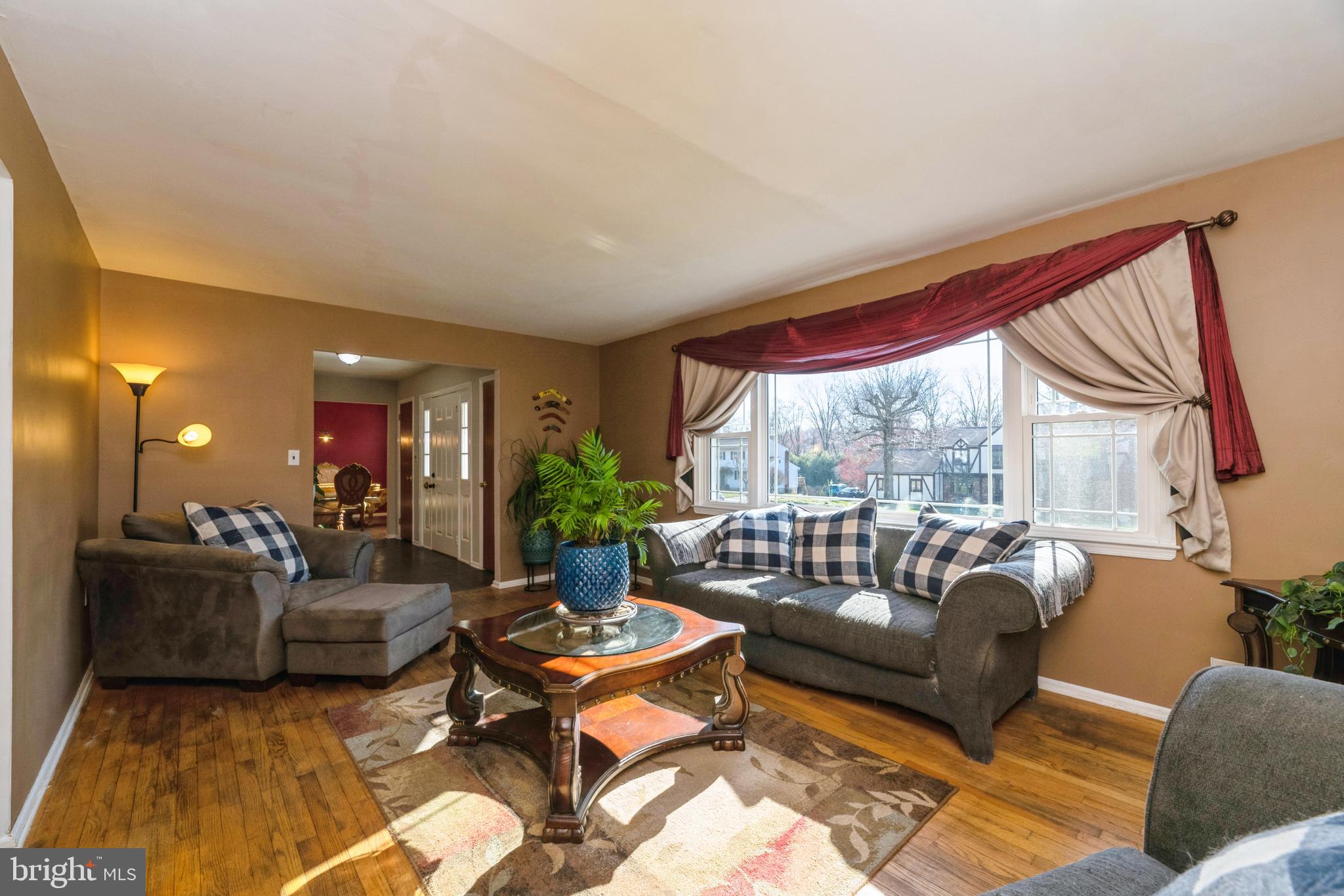 40 Willis Drive Ewing, NJ 08628 - Photo 7 of 39 Morning sun infuses Living Rm