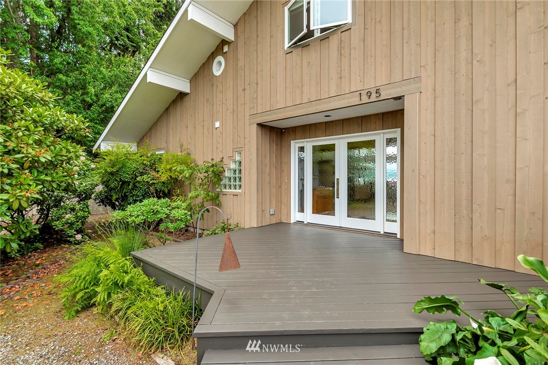 195 Northwest Kinman Road Poulsbo, WA 98370 - Photo 4 of 35 Gallery Image 4