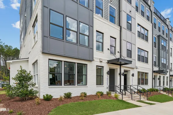 $375,000 | 10557 Pleasant Br Drive, Unit 101, Raleigh, NC 27614