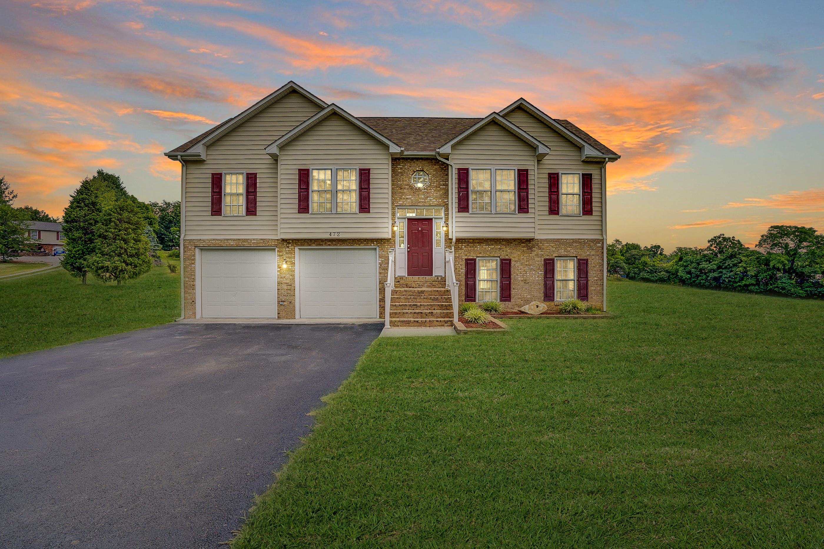 472 Hemlock Road Salem, VA 24153 - Photo 1 of 25 52 copy