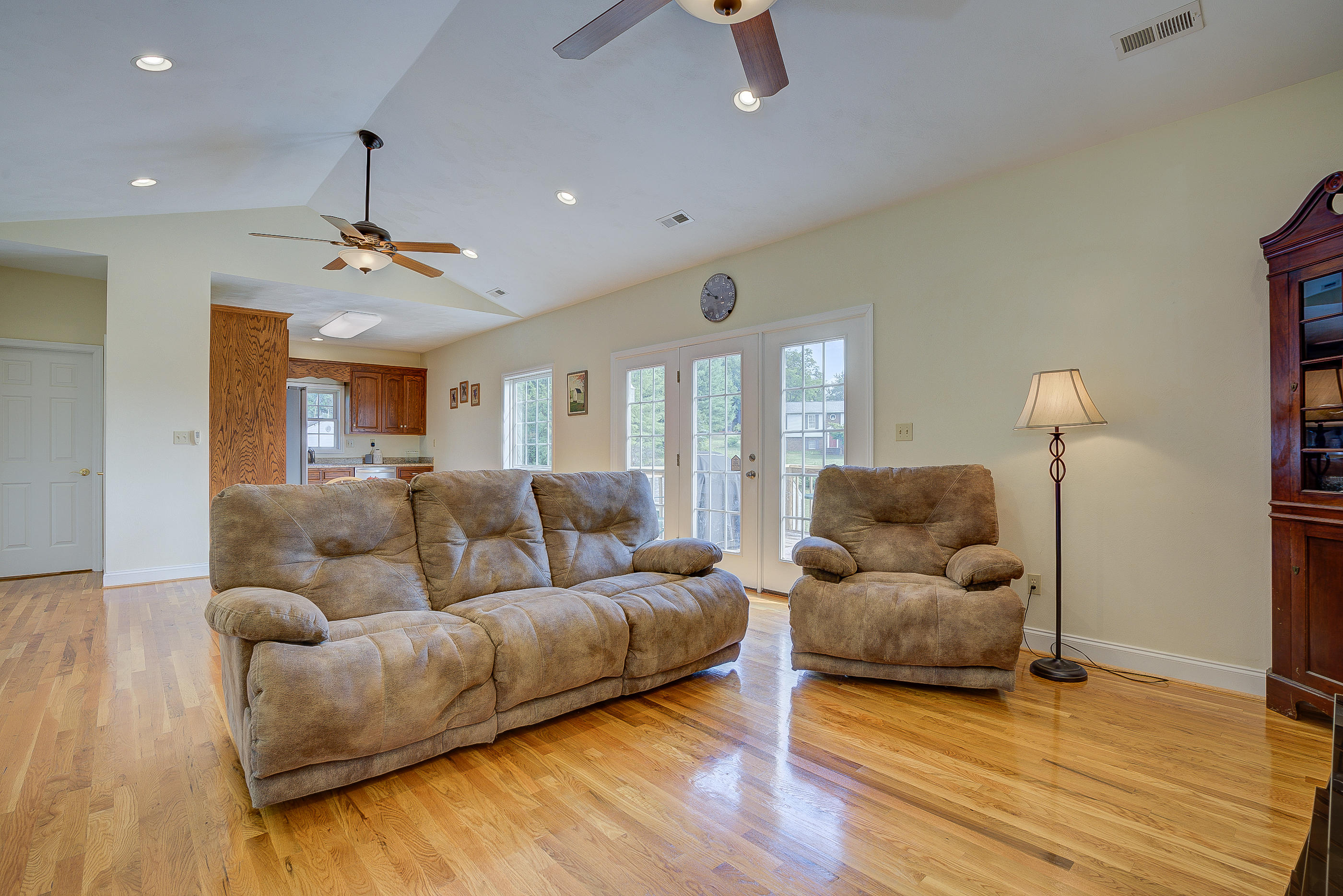 472 Hemlock Road Salem, VA 24153 - Photo 2 of 25 01