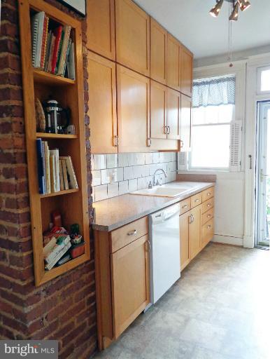 3931 Keswick Road Baltimore, MD 21211 - Photo 6 of 16 Kitchen