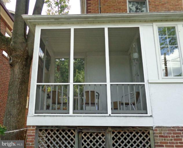 3931 Keswick Road Baltimore, MD 21211 - Photo 8 of 16 Screened Porch