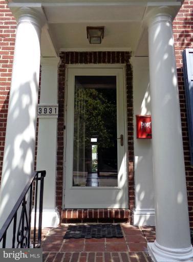 3931 Keswick Road Baltimore, MD 21211 - Photo 9 of 16 Front Porch