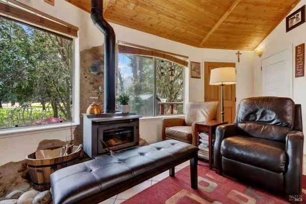 $569,000 | 13885 Mountain House Road, Hopland, CA 95449